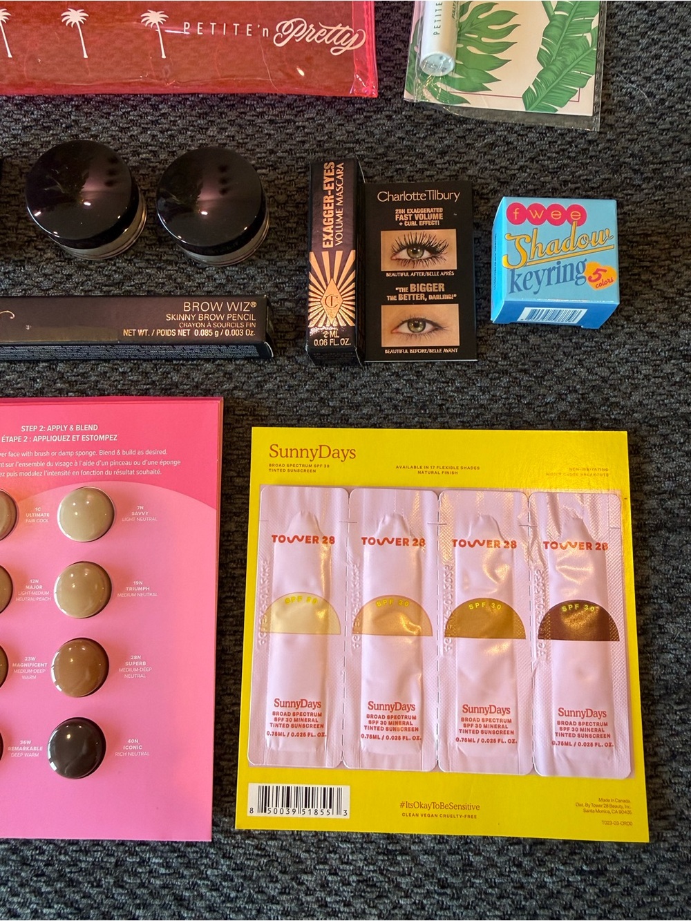 Makeup Bundle - Picture 5 of 10